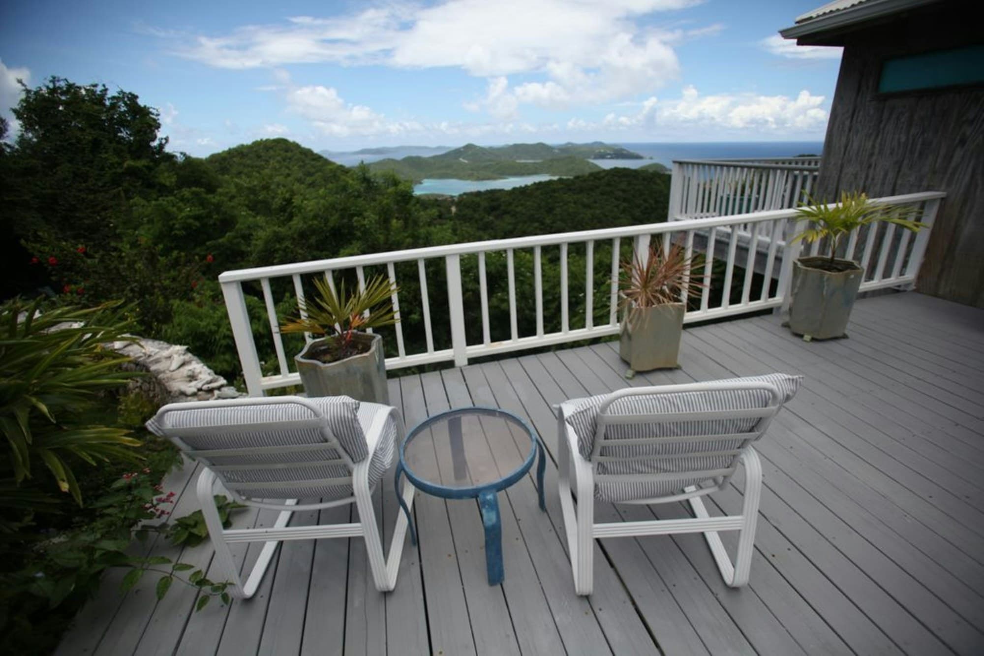 Delta Suites